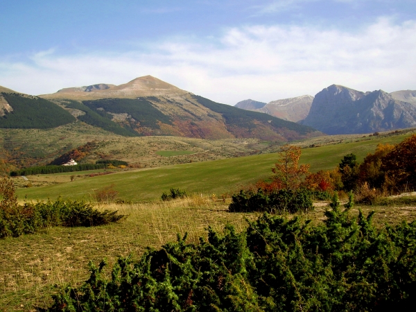 Colori D'autunno Fra Visso E Il Santuario Di Macereto